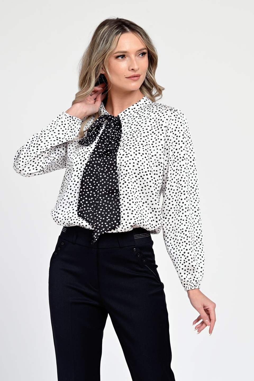 Bluza Dama din Satin, Alba cu puncte negre, Eleganta cu Funda V305 - 2 | YEO